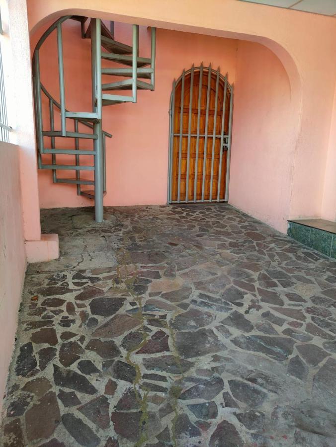 Casa Robles - Room Close To Airport #2 Манагуа Экстерьер фото